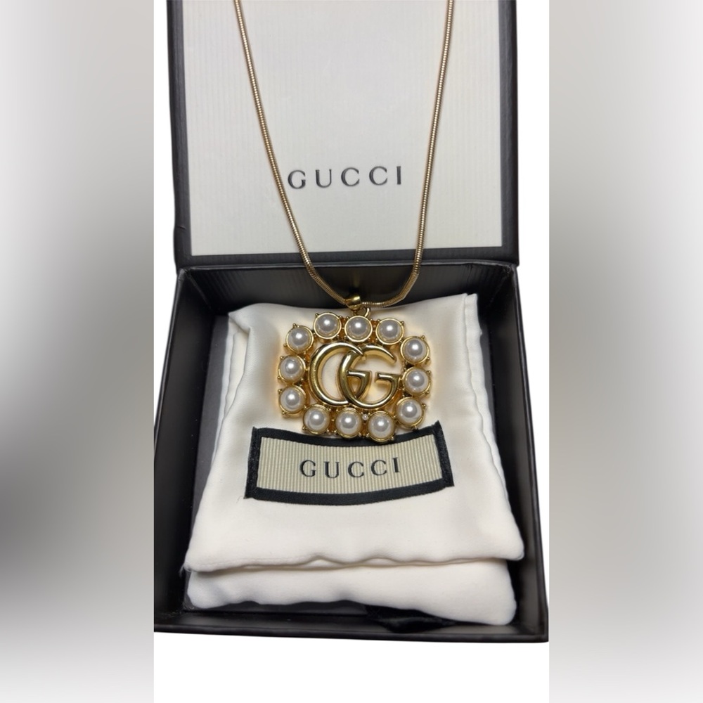 Gucci 14K Gold Necklace with Pearl Accents - Full Inclusion - Picture 2 of 5